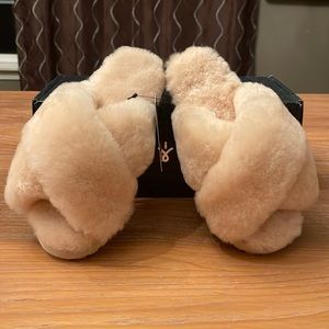 Brand New Emu Australia slippers